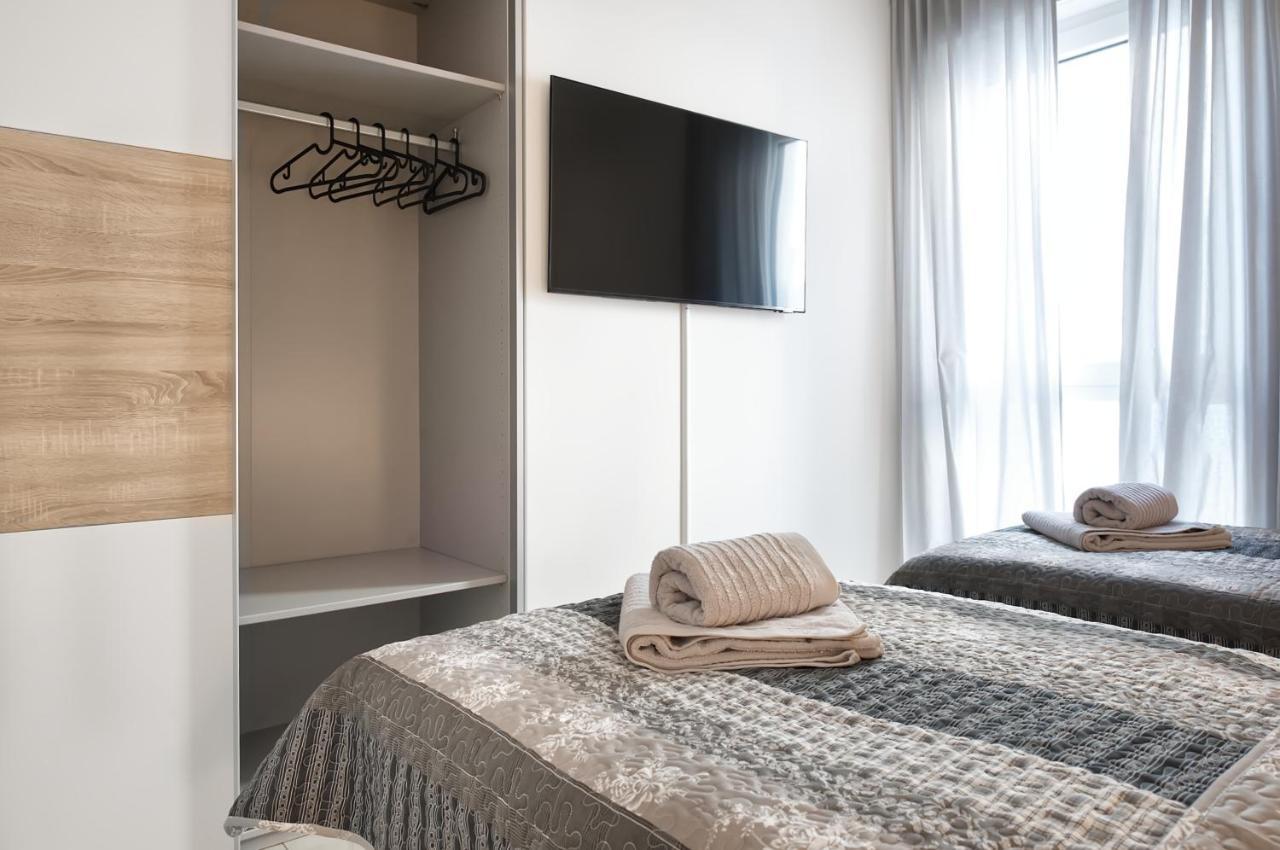 Modern Wohnen I Smart Tv I Terrasse I 2X Parkplatz I 2 Schlafzimmer I 6 Schlafplaetze Bad Oeynhausen Kültér fotó