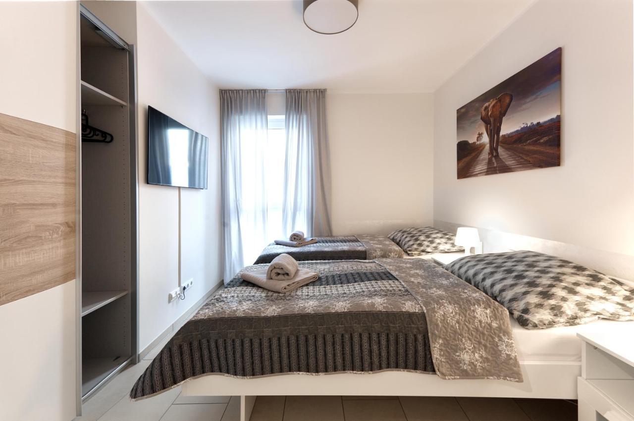 Modern Wohnen I Smart Tv I Terrasse I 2X Parkplatz I 2 Schlafzimmer I 6 Schlafplaetze Bad Oeynhausen Kültér fotó