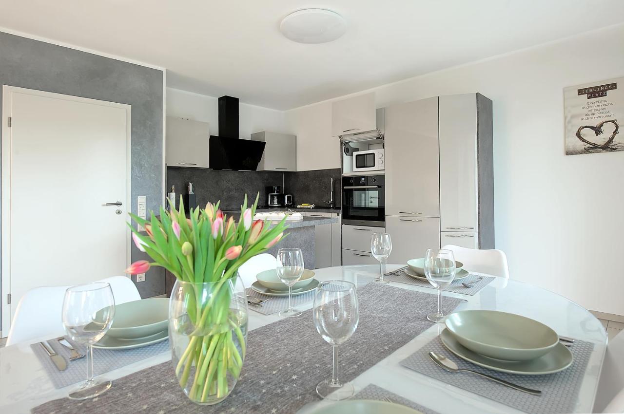 Modern Wohnen I Smart Tv I Terrasse I 2X Parkplatz I 2 Schlafzimmer I 6 Schlafplaetze Bad Oeynhausen Kültér fotó